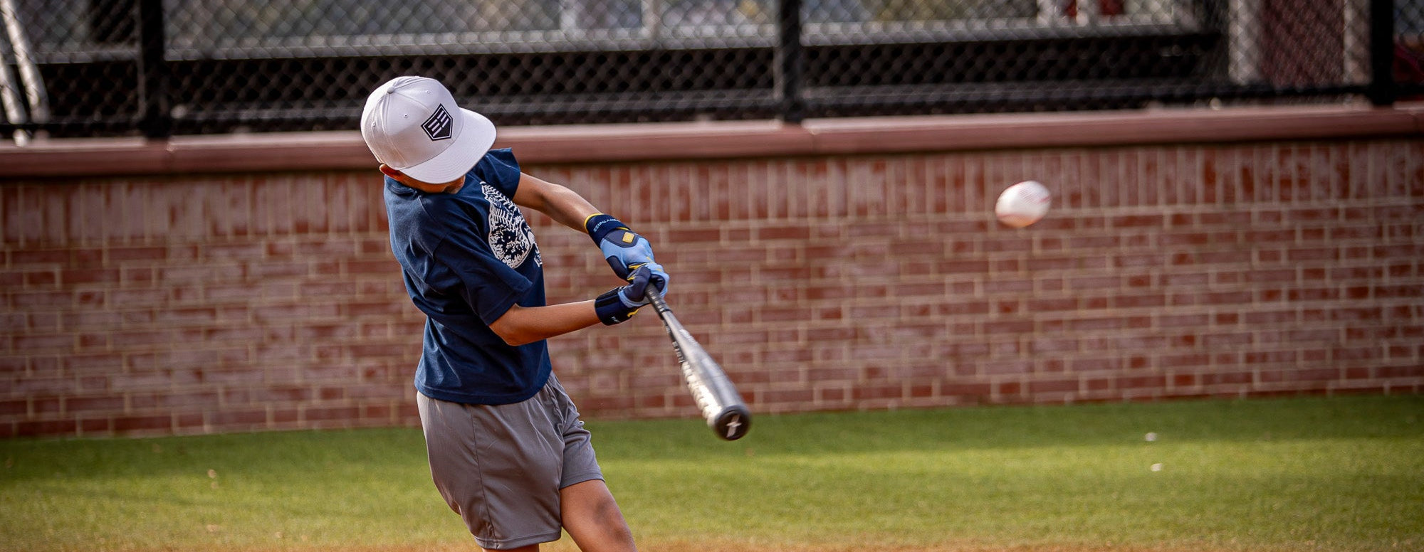 SL ELITE LONG CUFF BATTING GLOVES PREMIUM - CABRETTA LEATHER - DURABLE - BRUCE BOLT - BETTER PRICE